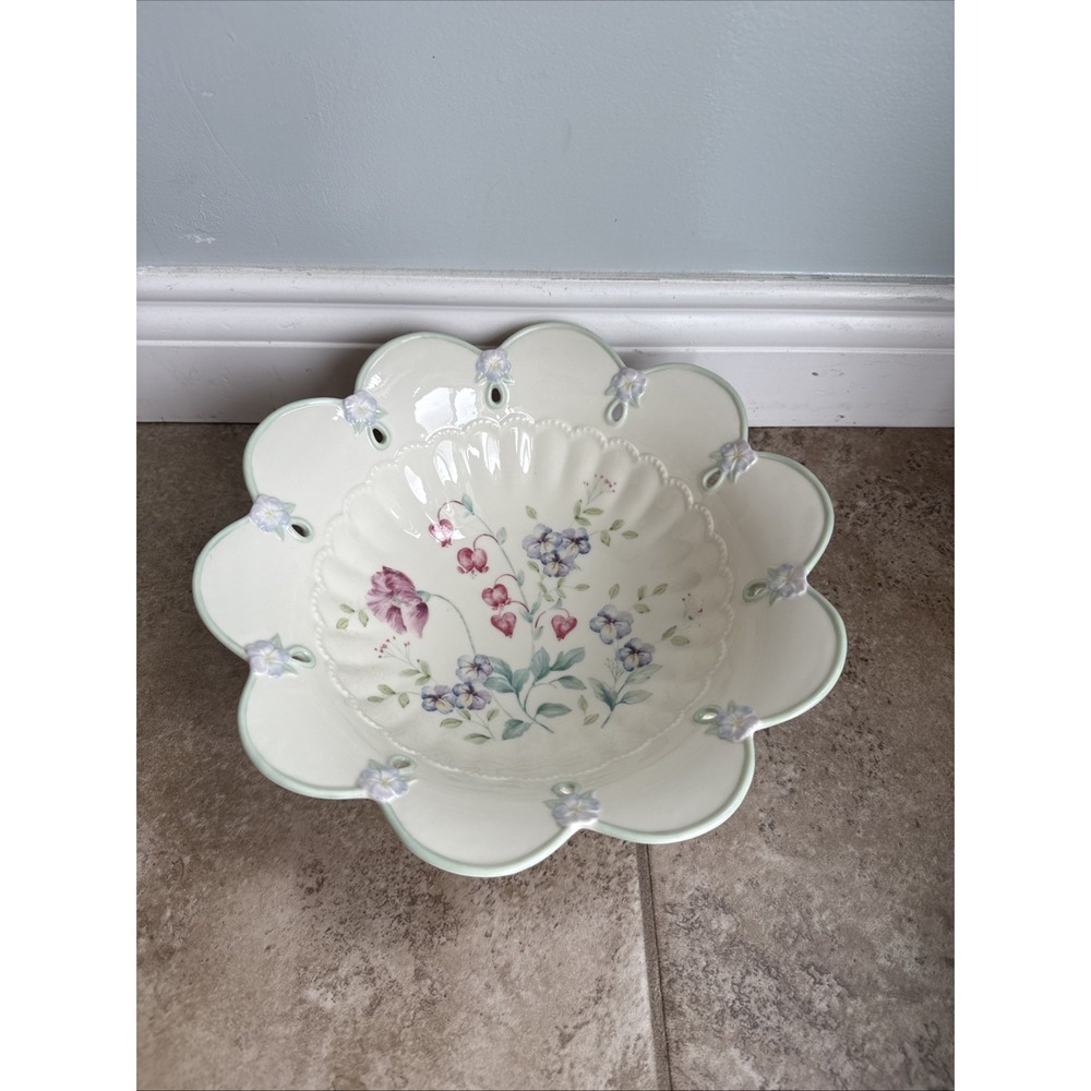 Lenox Spring Bouquet Centerpiece Bowl~Scalloped Edge & Sweet Flowers~Beautiful!